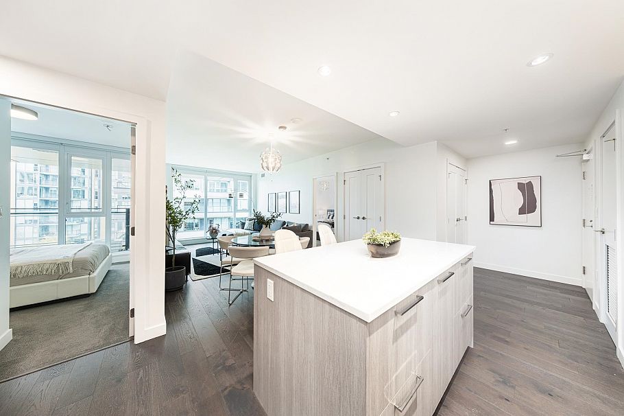 902 3331 No. 3 Road Richmond, BC - 14