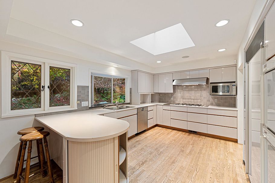 3535 W 47th Avenue Vancouver, BC - 11