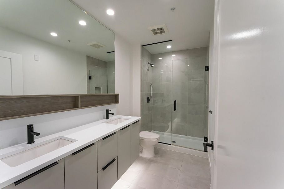 202 2408 Grant Street Vancouver, BC - 14