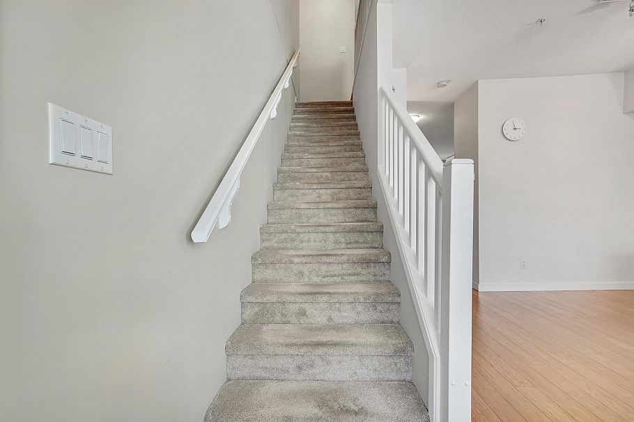 3264 Clermont Mews Vancouver, BC - 14