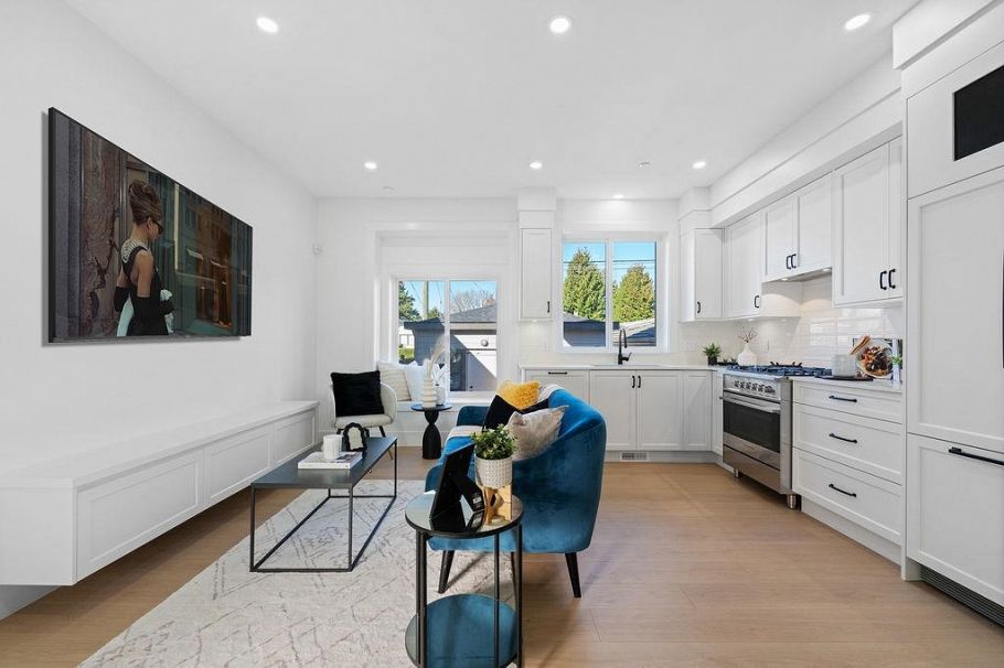 2 2447 E 41st Avenue Vancouver, BC - 3