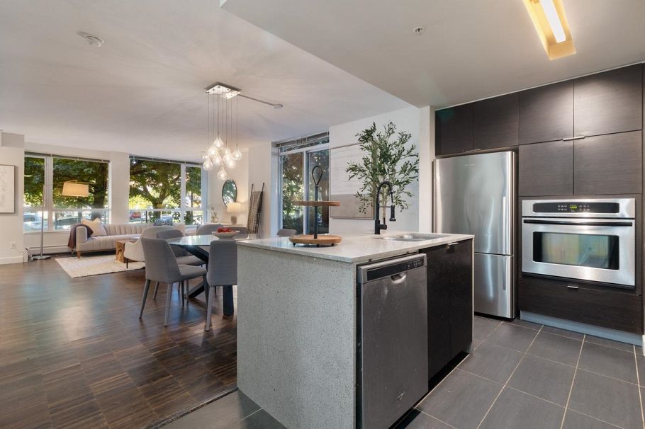 188 Chesterfield Avenue North Vancouver, BC - 16