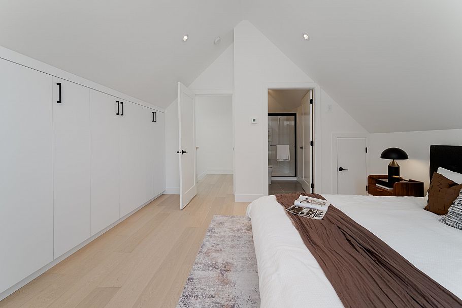 968 W 17th Avenue Vancouver, BC - 32