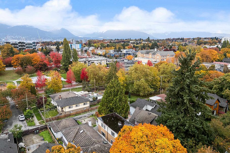 1 1166 E 11th Avenue Vancouver, BC - 7