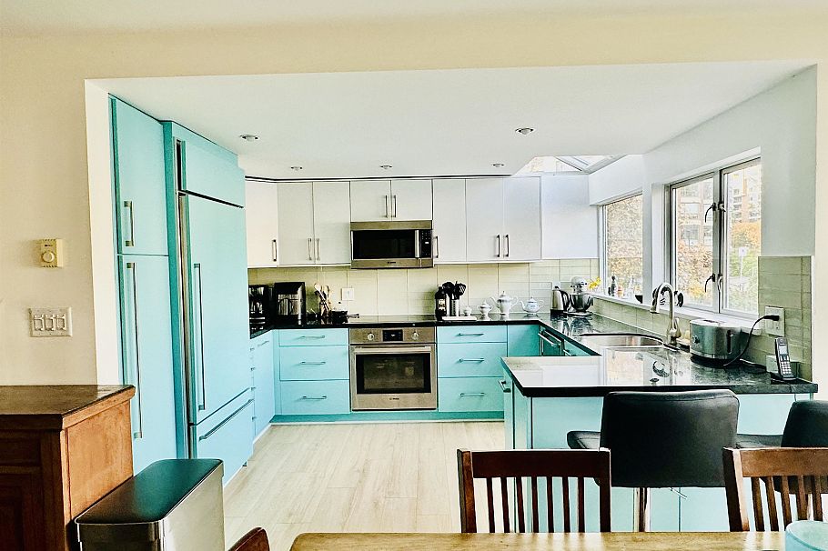 1596 Island Park Walk Vancouver, BC - 4