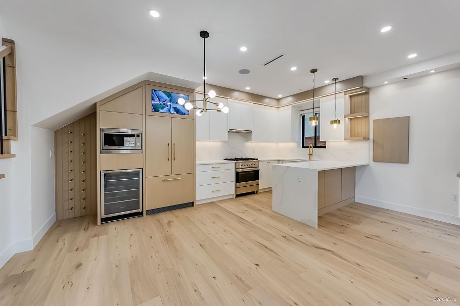 1 150 E 51 Avenue Vancouver, BC - 6