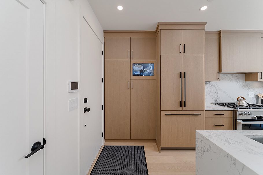 968 W 17th Avenue Vancouver, BC - 5