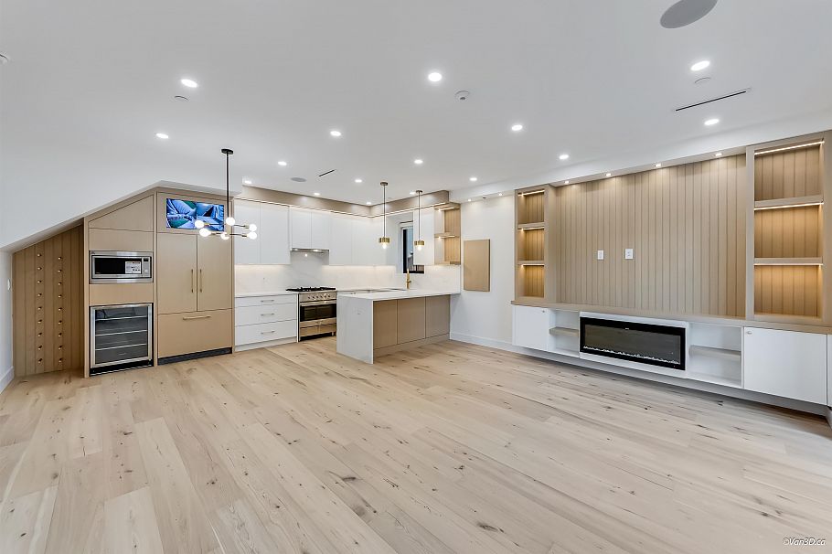 1 150 E 51 Avenue Vancouver, BC - 4