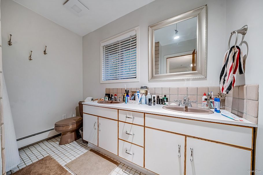 3758 W 35th Avenue Vancouver, BC - 27