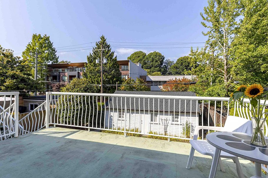 2015 W 13th Avenue Vancouver, BC - 11