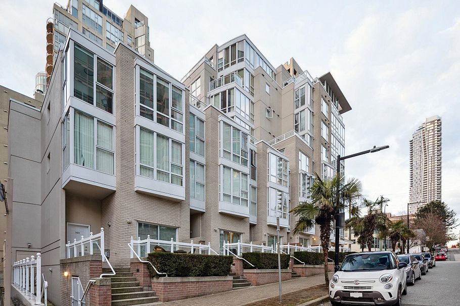 703 910 Beach Avenue Vancouver, BC - 25