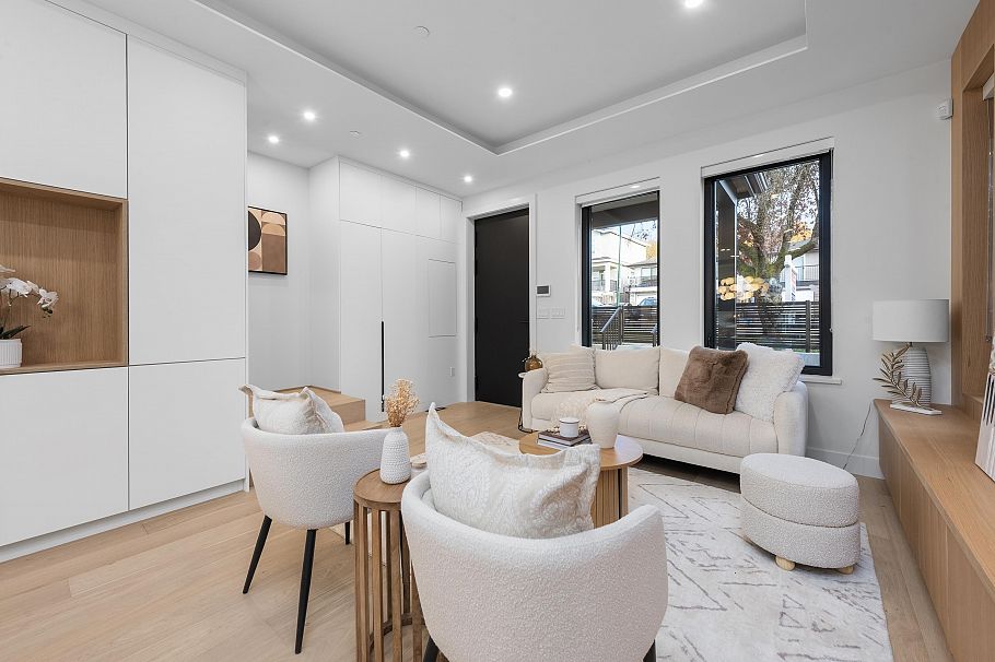 2 4889 Moss Street Vancouver, BC - 5