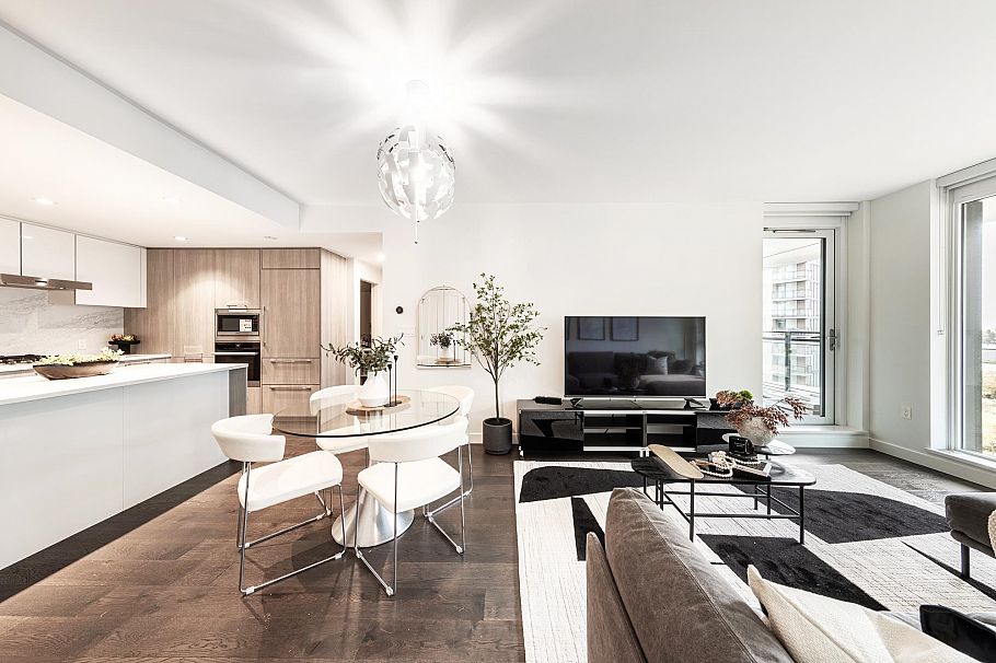 902 3331 No. 3 Road Richmond, BC - 4