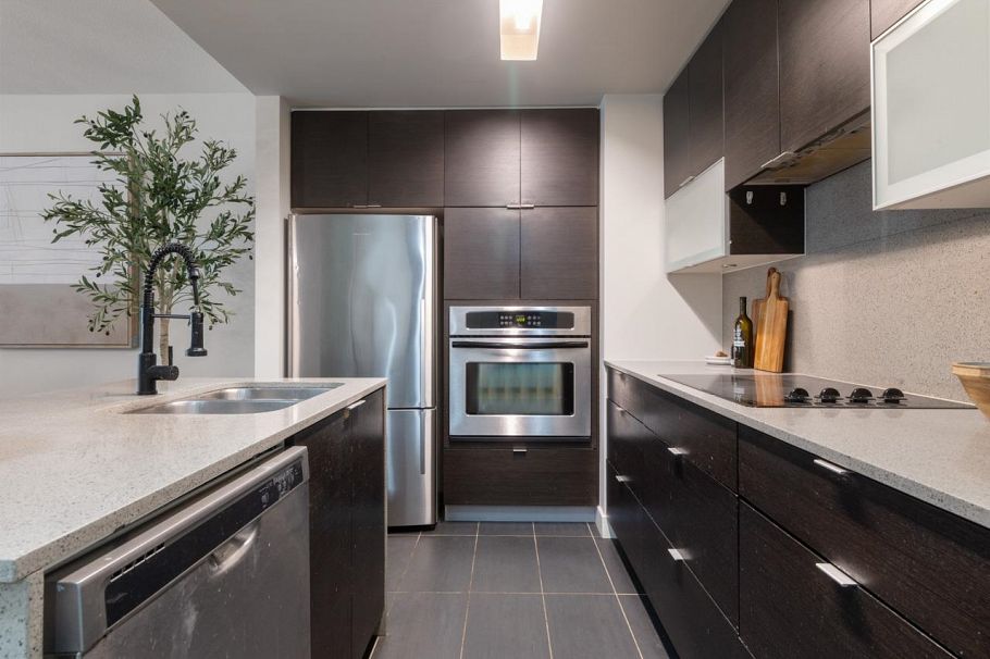 188 Chesterfield Avenue North Vancouver, BC - 17