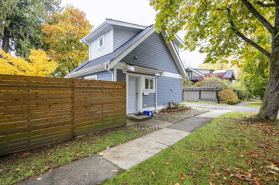 4203 W 14th Avenue Vancouver, BC - 29