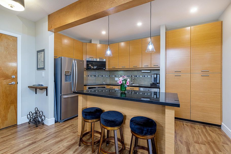 301 560 Raven Woods Drive North Vancouver, BC - 13