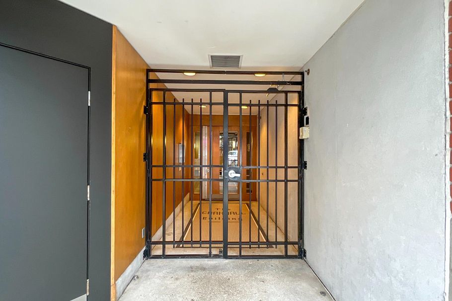 306 1072 Hamilton Street Vancouver, BC - 3