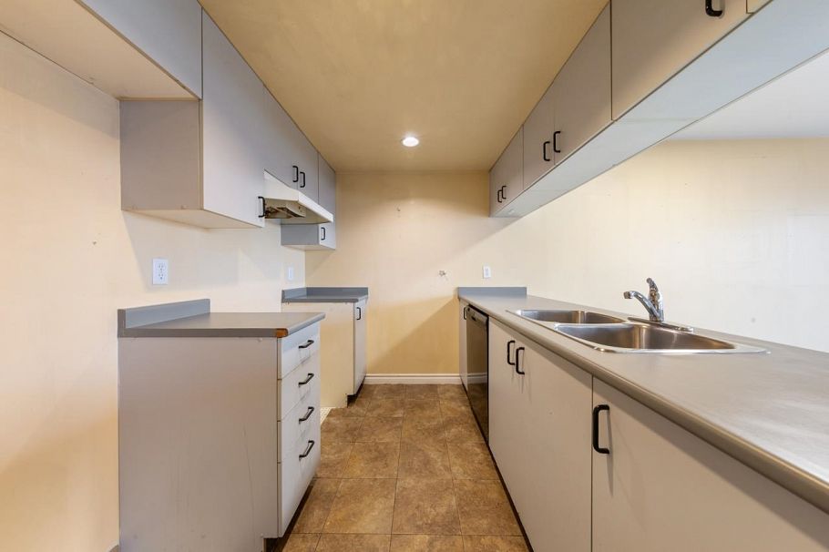 910 1060 Alberni Street Vancouver, BC - 10