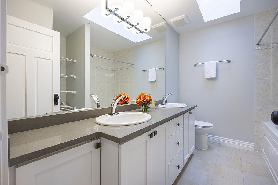 4203 W 14th Avenue Vancouver, BC - 23