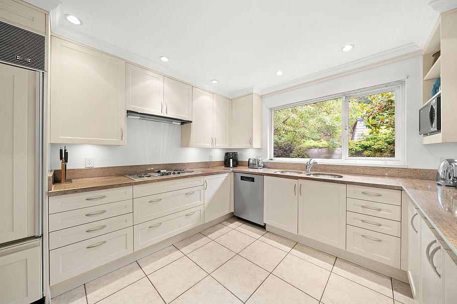 1443 Mcrae Avenue Vancouver, BC - 9