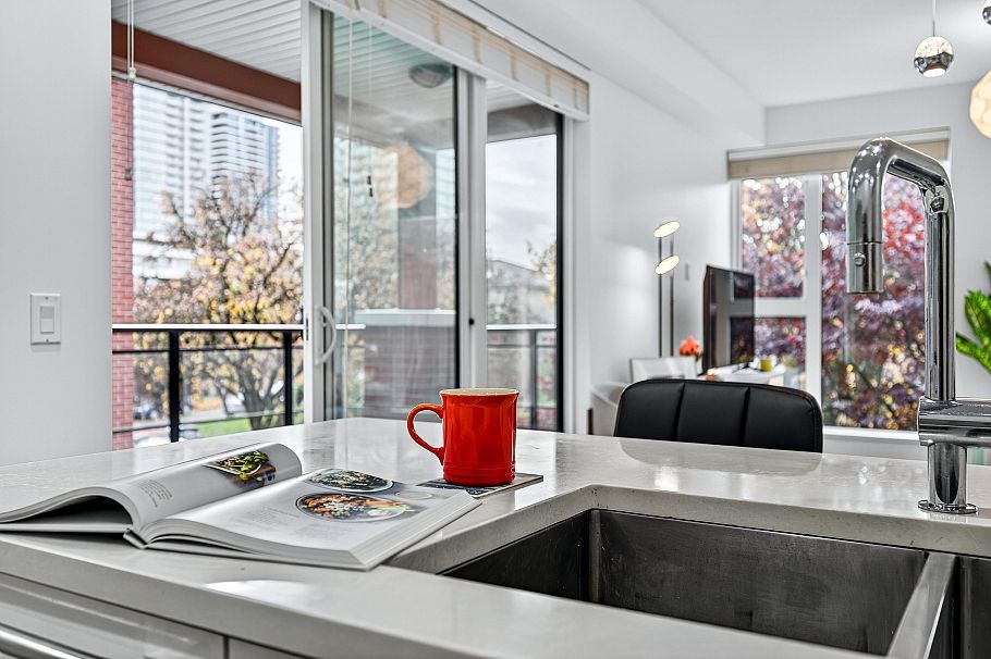 205 7928 Yukon Street Vancouver, BC - 17