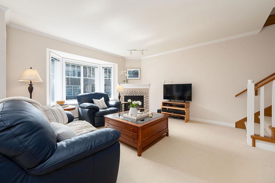 651 St. Andrews Avenue North Vancouver, BC - 2