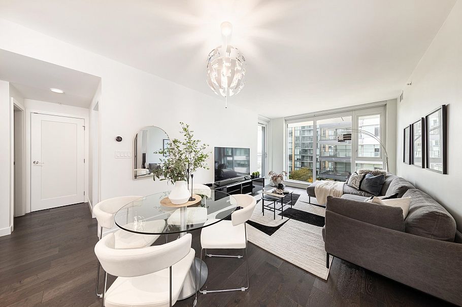 902 3331 No. 3 Road Richmond, BC - 5