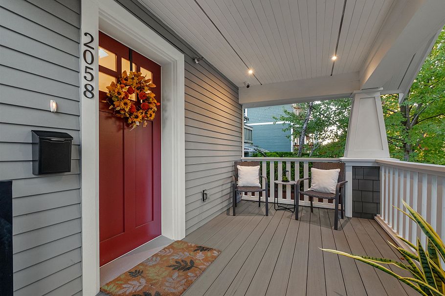 2058 E 5th Avenue Vancouver, BC - 19