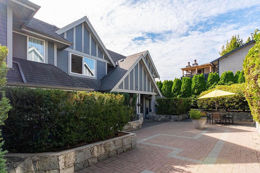 651 St. Andrews Avenue North Vancouver, BC - 30