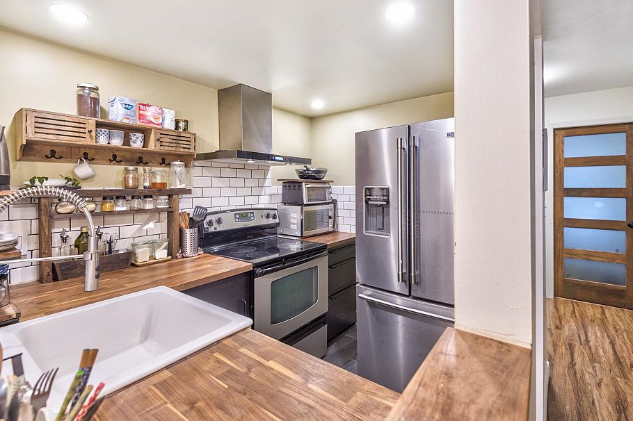 204 1082 W 8th Avenue Vancouver, BC - 9