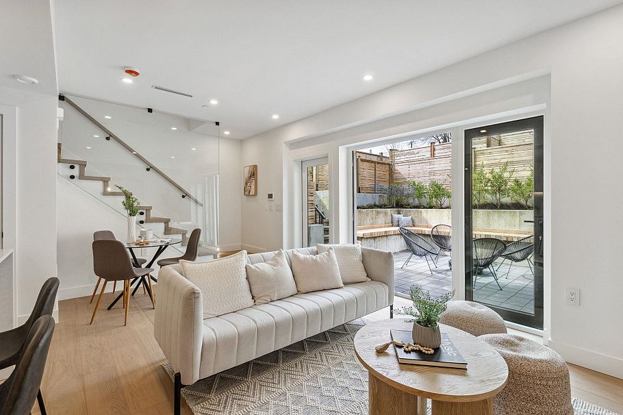 3383 Victoria Drive Vancouver, BC - 3