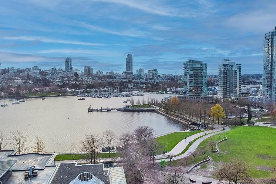 18C 139 Drake Street Vancouver, BC - 21