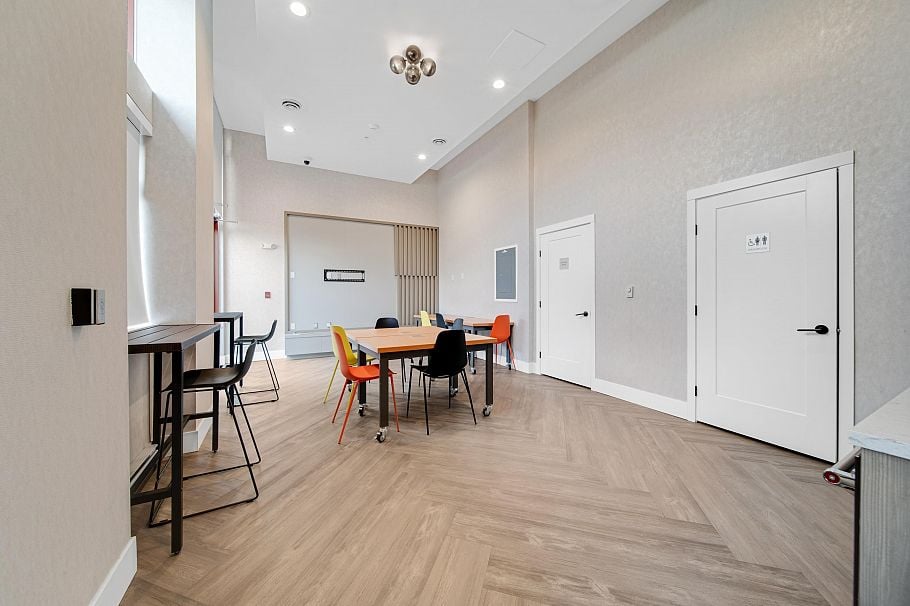 202 2408 Grant Street Vancouver, BC - 20