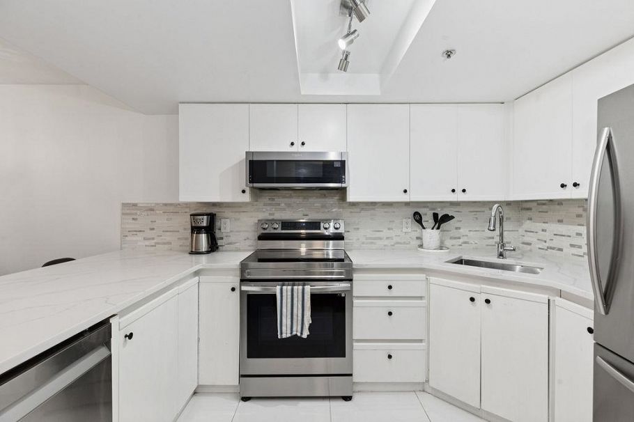 1A 1048 E 7th Avenue Vancouver, BC - 3