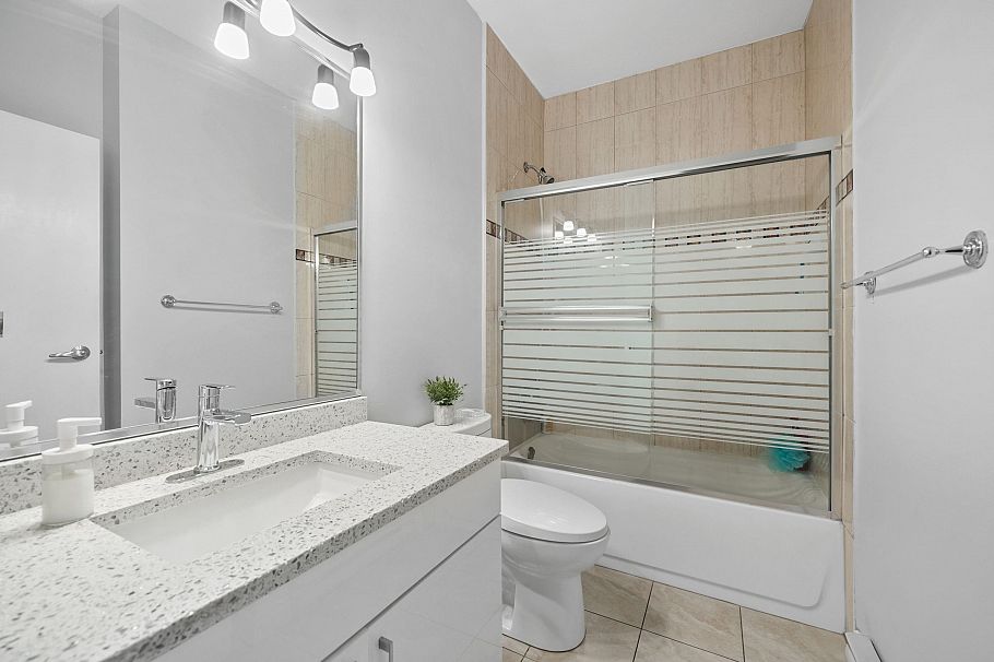 203 6460 Main Street Vancouver, BC - 16