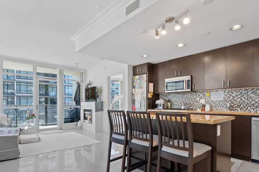 602 162 Victory Ship Way North Vancouver, BC - 8