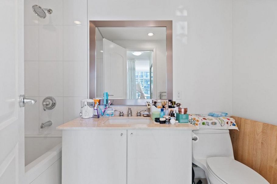 602 162 Victory Ship Way North Vancouver, BC - 14