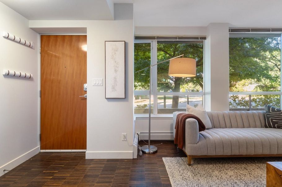 188 Chesterfield Avenue North Vancouver, BC - 4