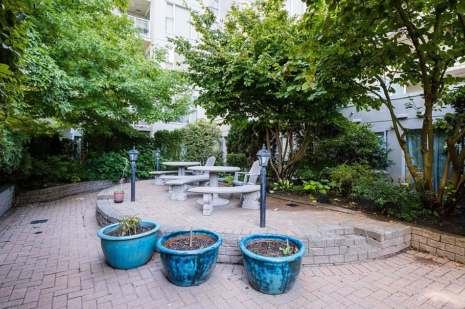 703 910 Beach Avenue Vancouver, BC - 23