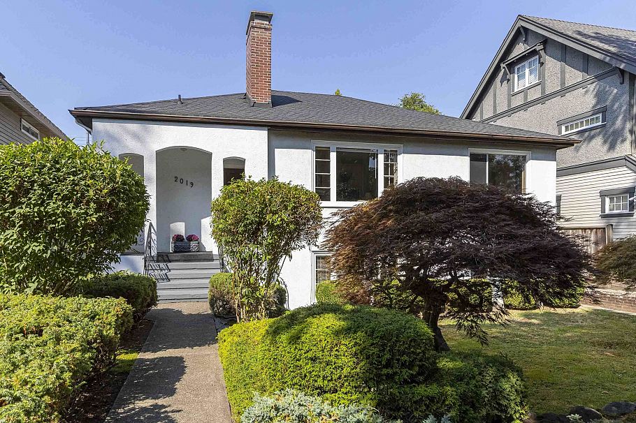 2015 W 13th Avenue Vancouver, BC - 1