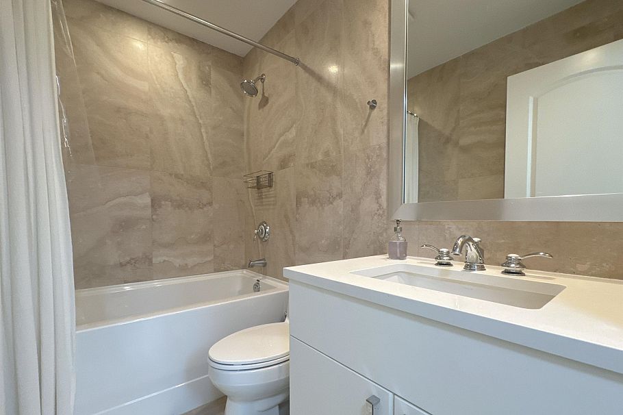 202 185 Victory Ship Way North Vancouver, BC - 14