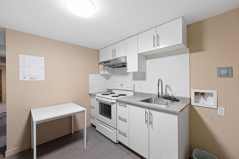 3535 W 47th Avenue Vancouver, BC - 27