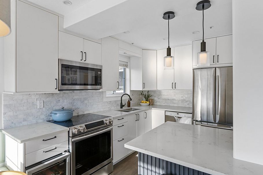 305 1950 E 11 Avenue Vancouver, BC - 18