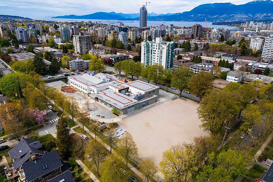 968 W 17th Avenue Vancouver, BC - 38