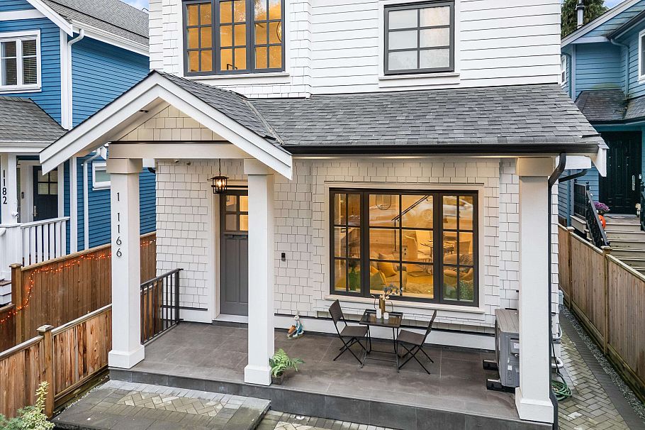 1 1166 E 11th Avenue Vancouver, BC - 9