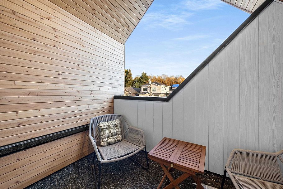 2 4889 Moss Street Vancouver, BC - 39