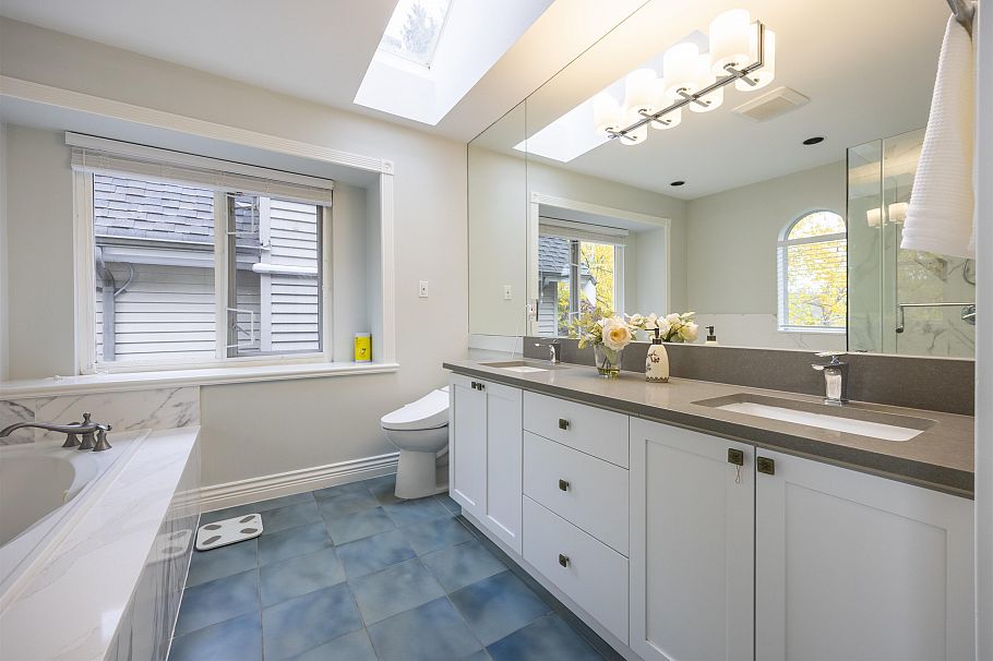 4203 W 14th Avenue Vancouver, BC - 22