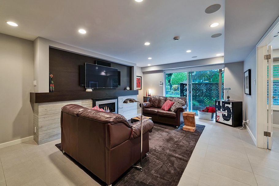 3669 Edgemont Boulevard North Vancouver, BC - 26