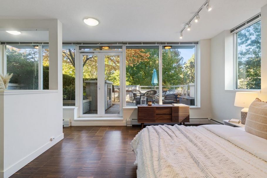 188 Chesterfield Avenue North Vancouver, BC - 30