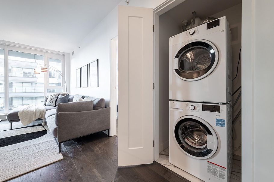 902 3331 No. 3 Road Richmond, BC - 22